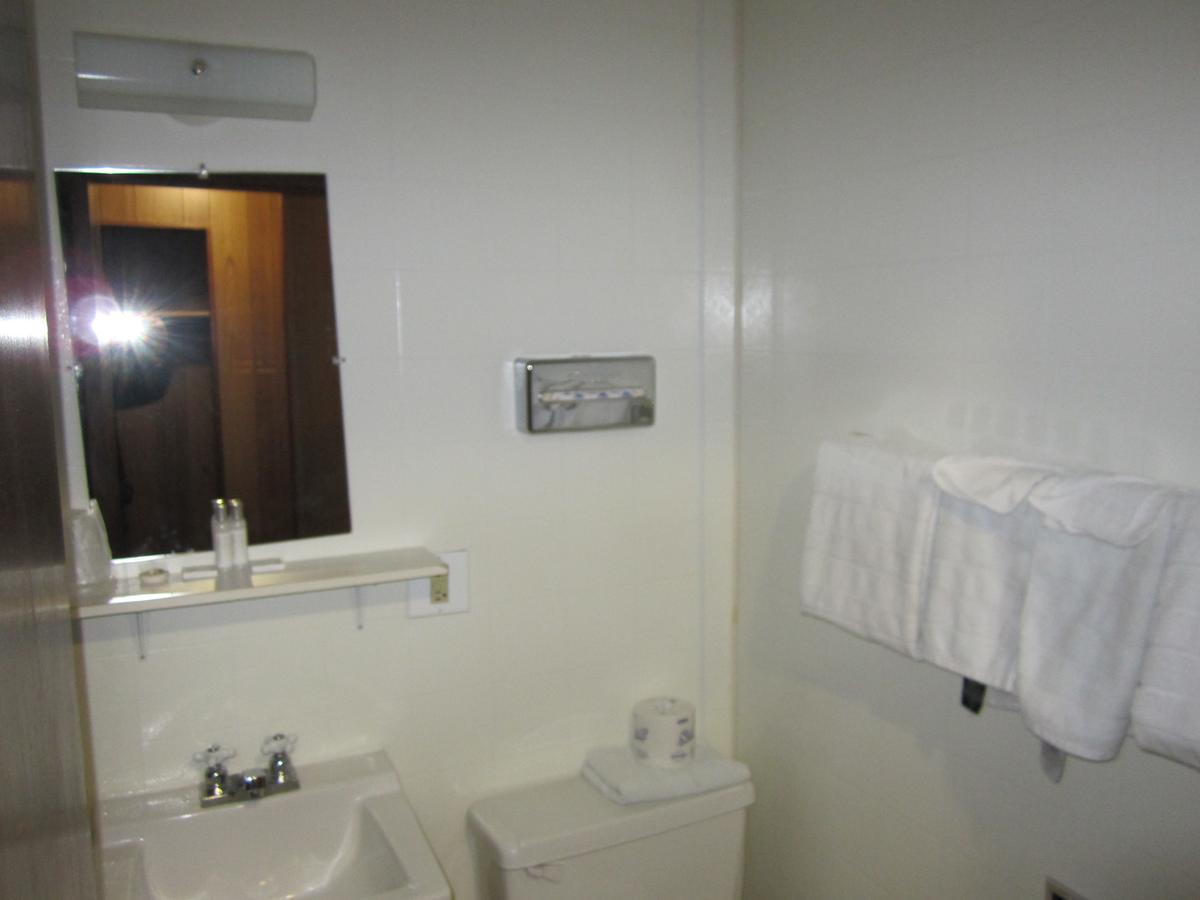 Airport Chalet Whitehorse Extérieur photo