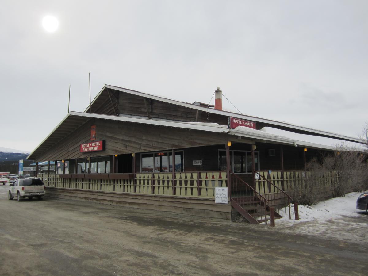 Airport Chalet Whitehorse Extérieur photo