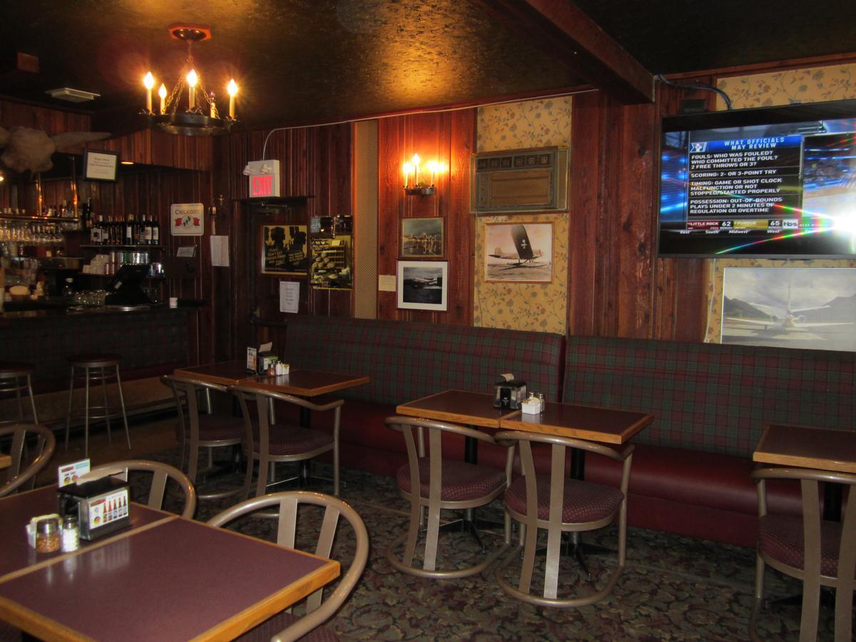 Airport Chalet Whitehorse Extérieur photo