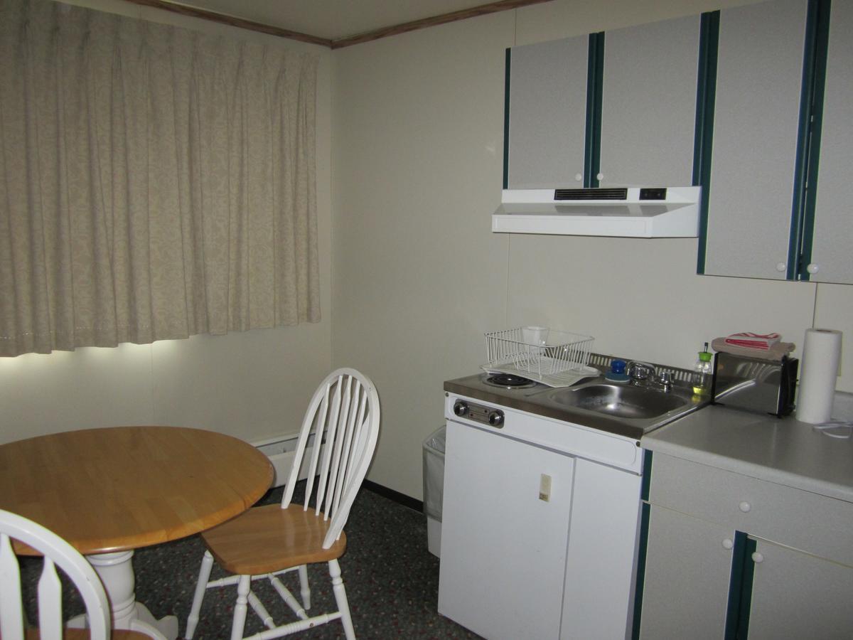 Airport Chalet Whitehorse Extérieur photo