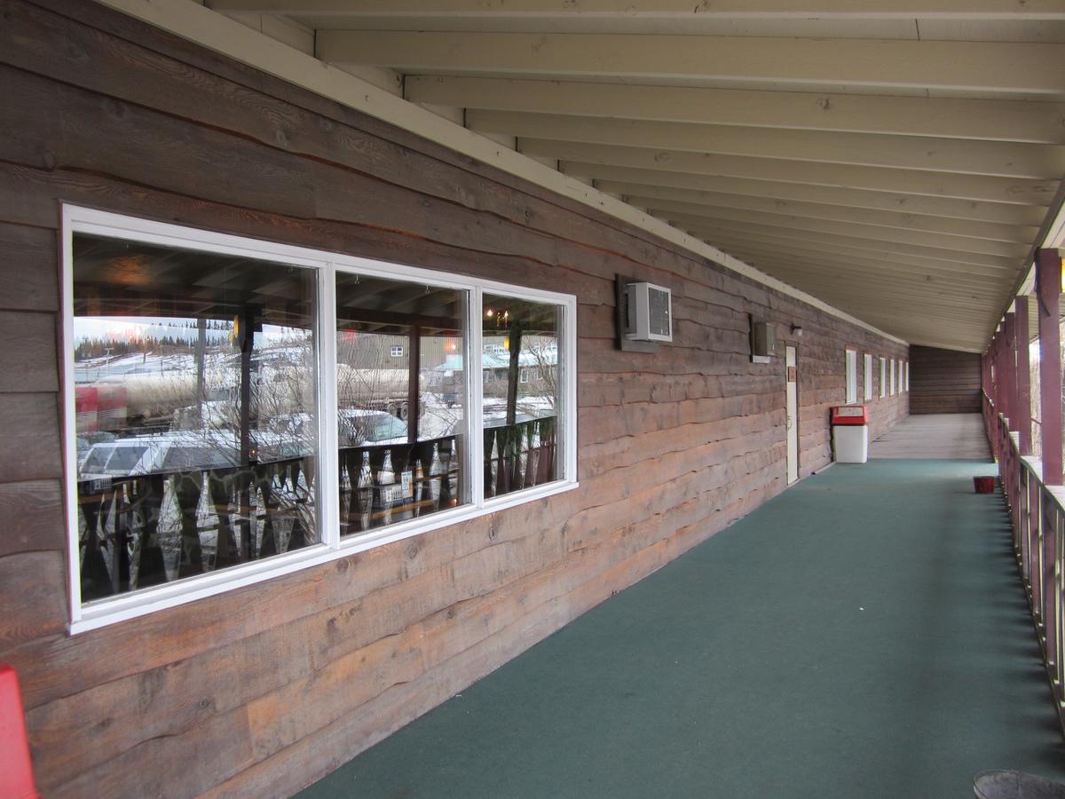 Airport Chalet Whitehorse Extérieur photo