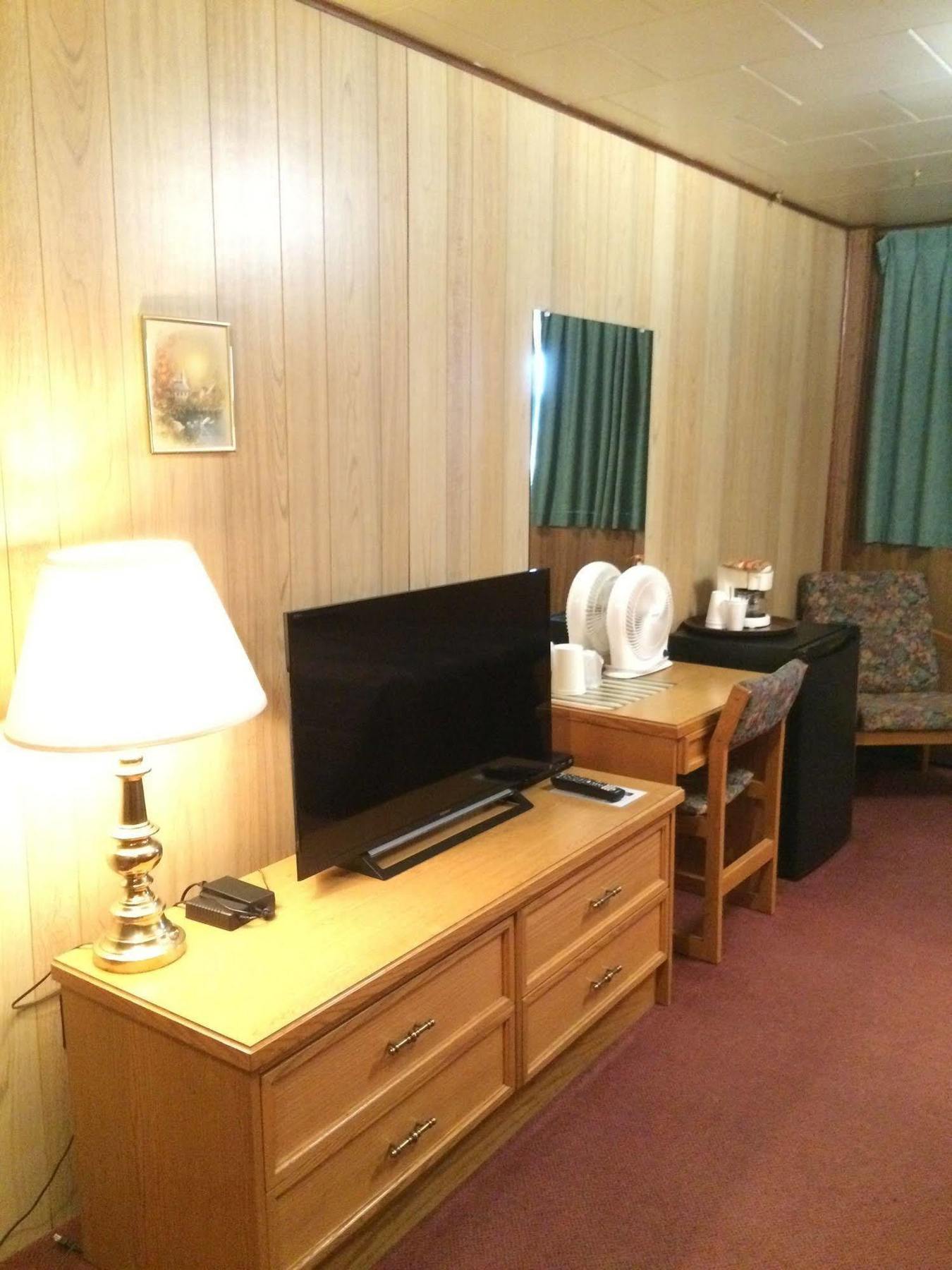 Airport Chalet Whitehorse Extérieur photo