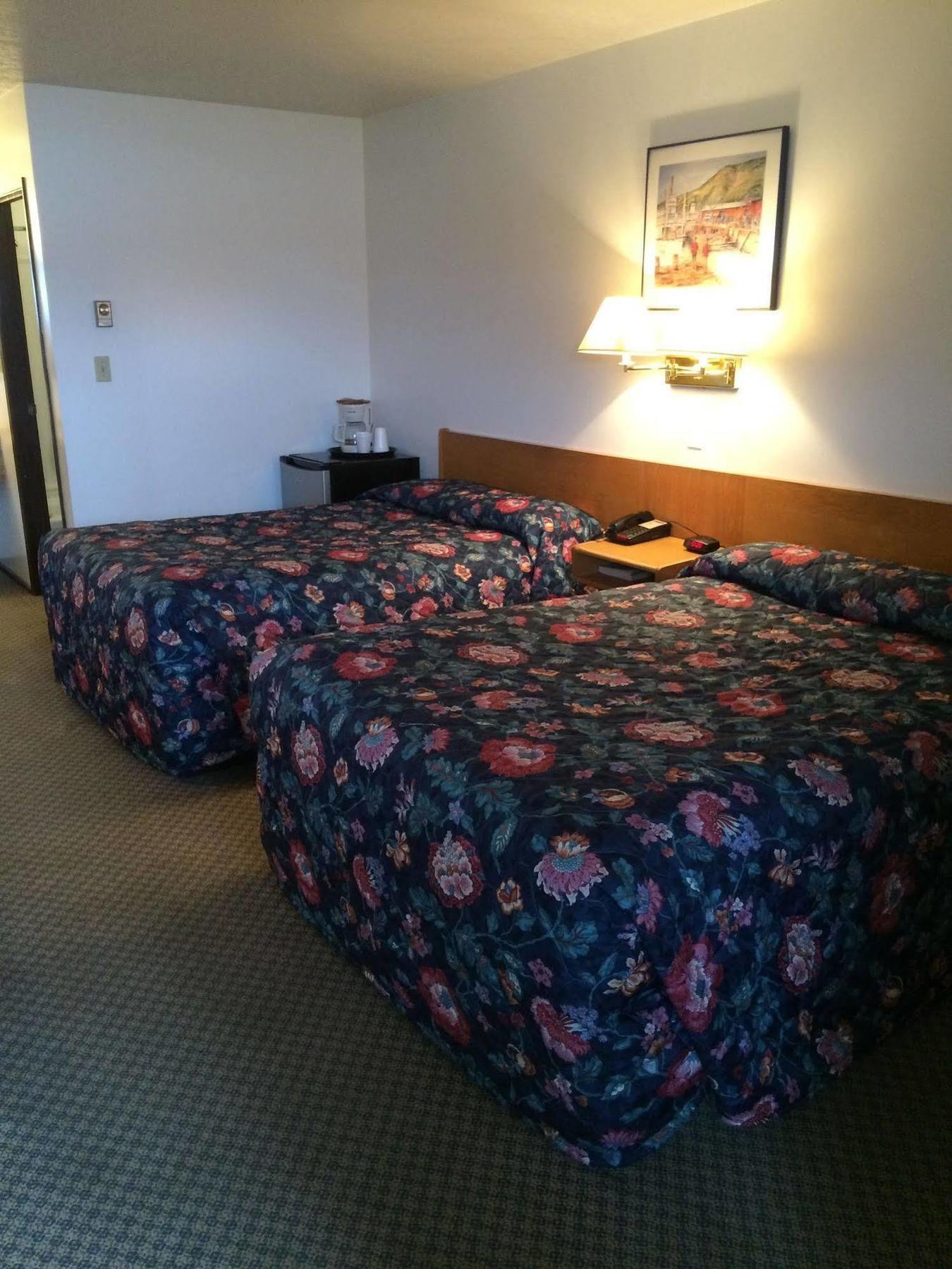 Airport Chalet Whitehorse Extérieur photo